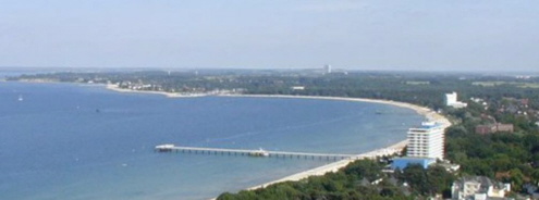 Seebrücke in Timmendorfer Strand in der Lücker Bucht an der Ostsee